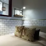 Lisbon Underground Apartment *