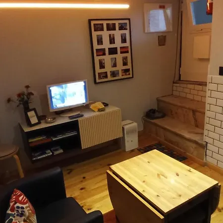 Underground Apartment Lissabon